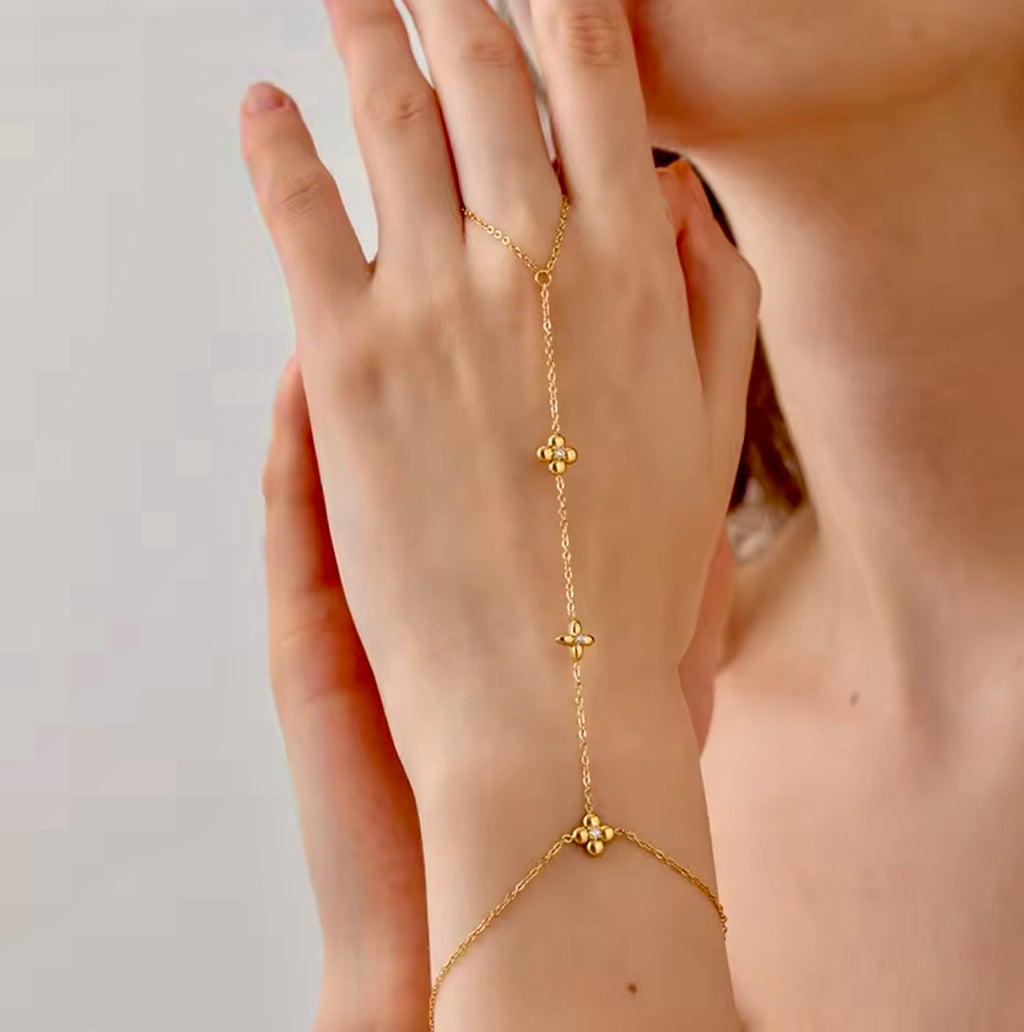 Aria dainy hand chain